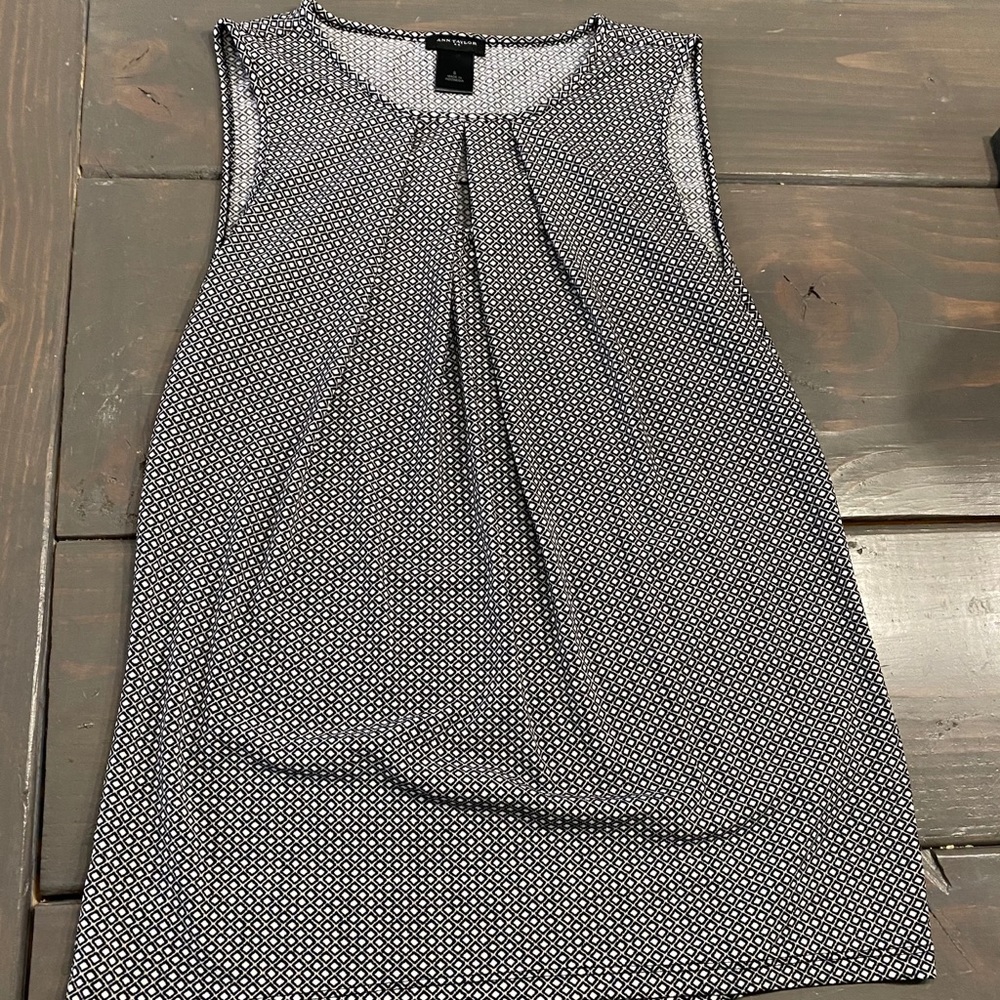 Ann Taylor Black and White Sleeveless Top
